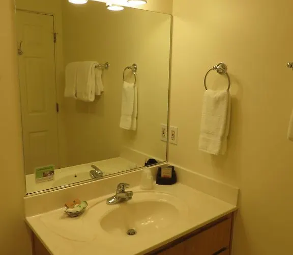 Village Hotel 2*